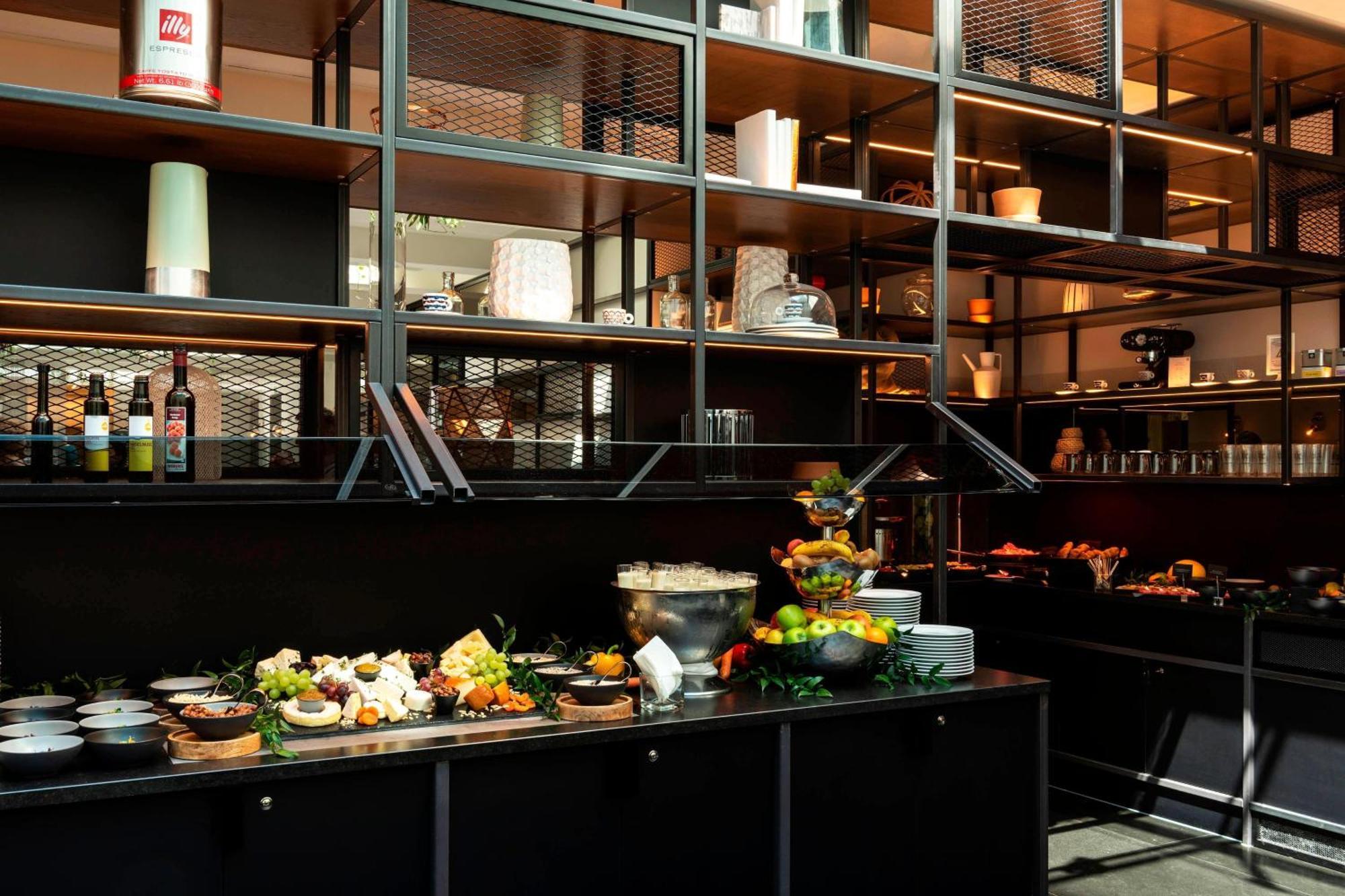 Le Méridien Viena Exterior foto The kitchen at the restaurant